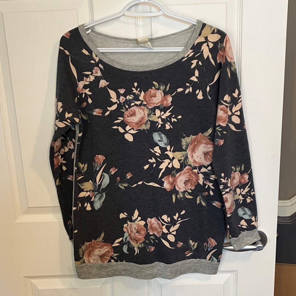 3/$15-Floral Print Long Sleeve Top